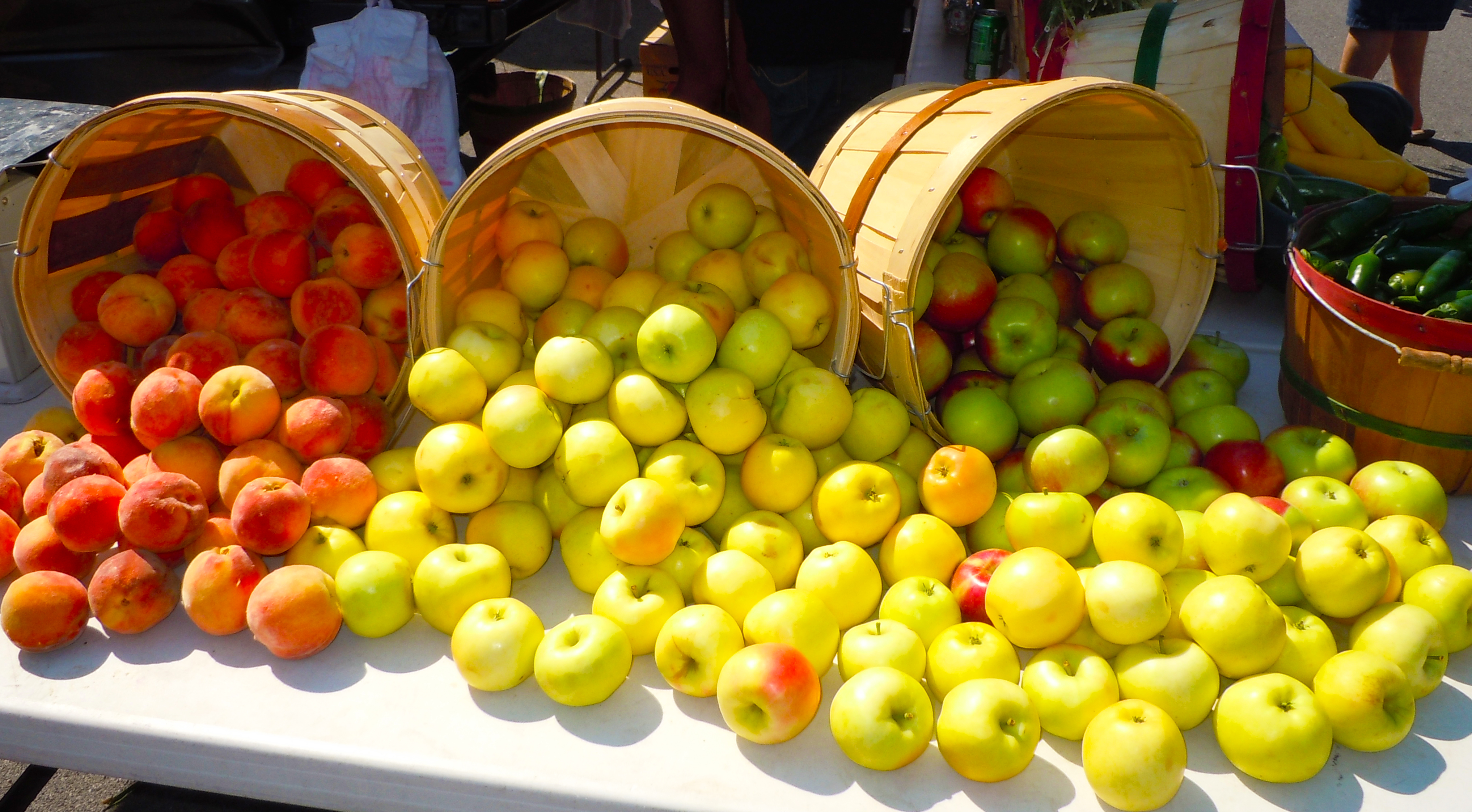 Яблоки на рынке